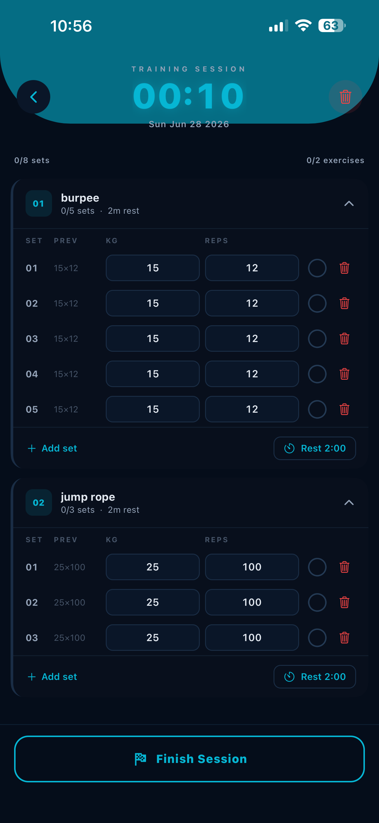 Live training session with set and rep tracking